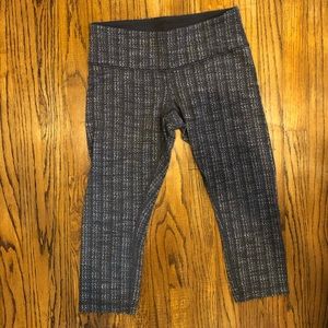 Lululemon gray cropped leggings